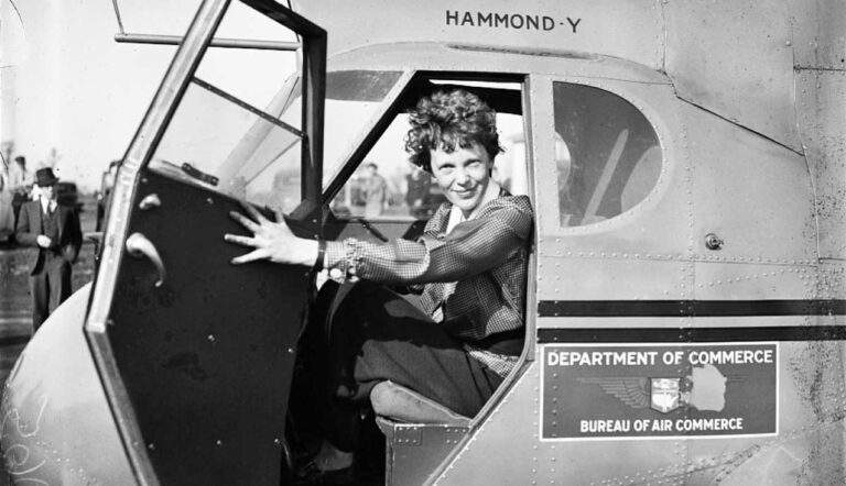 amelia earhart stearman hammond airplane